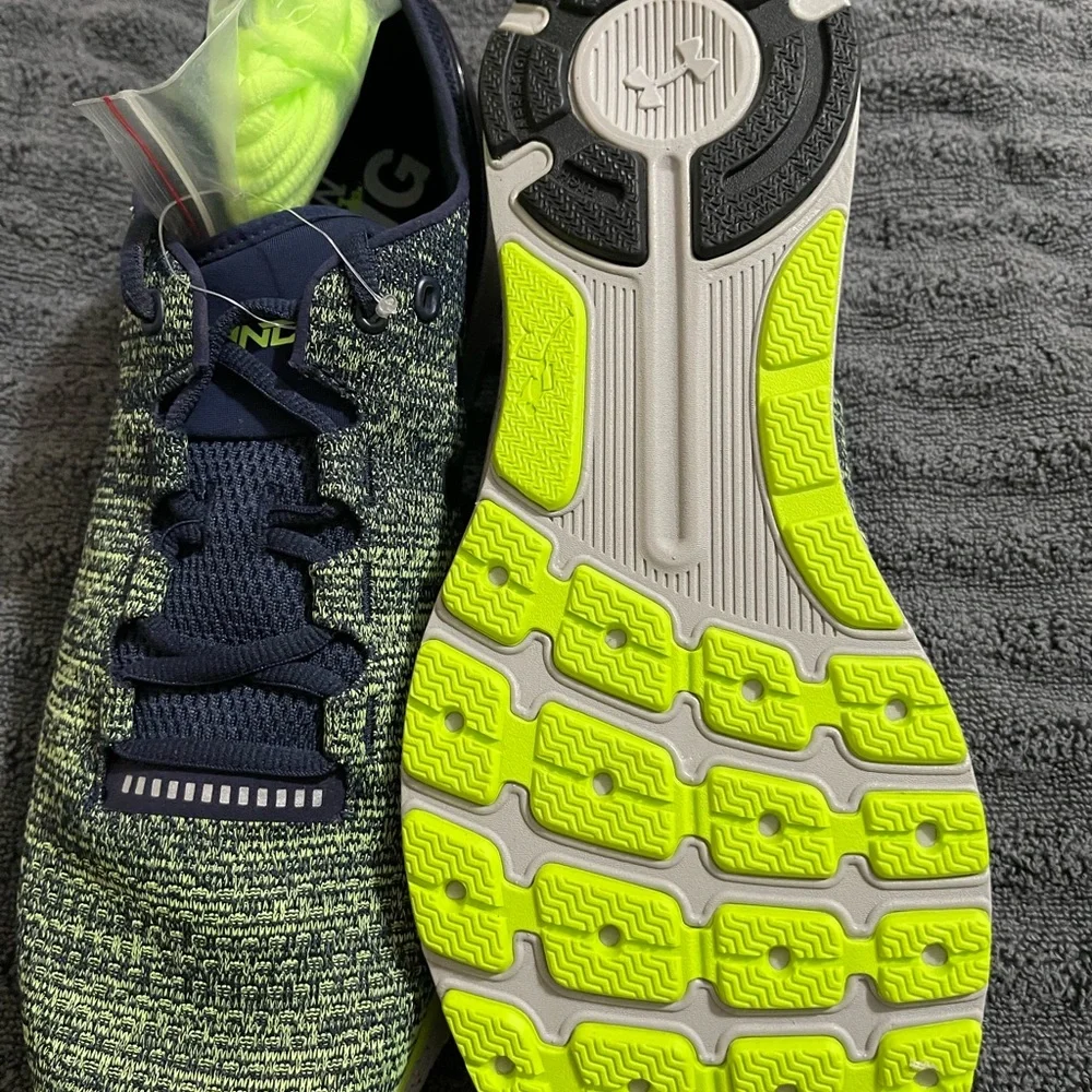 Under Armor Shoes Size 13 - Picture 3 of 4